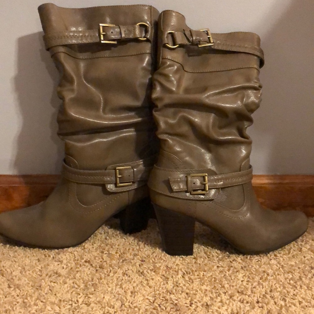 White Mountain taupe boots 8.5